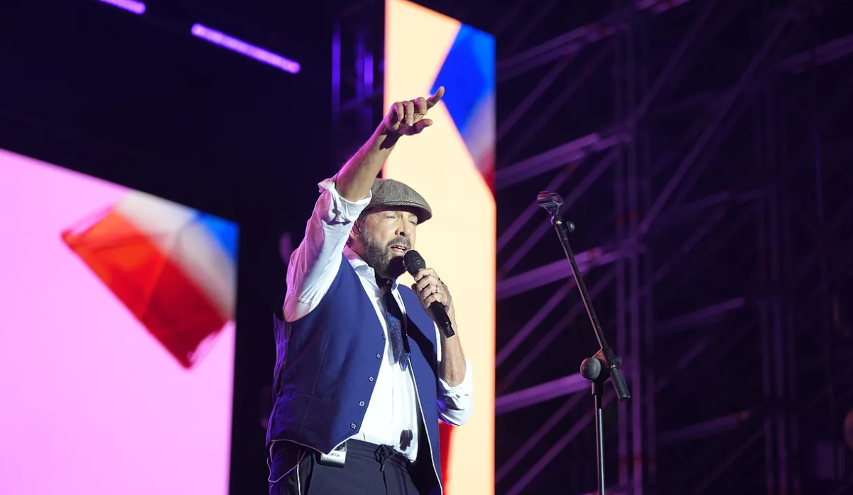 Juan Luis Guerra Arrives in Tarragona